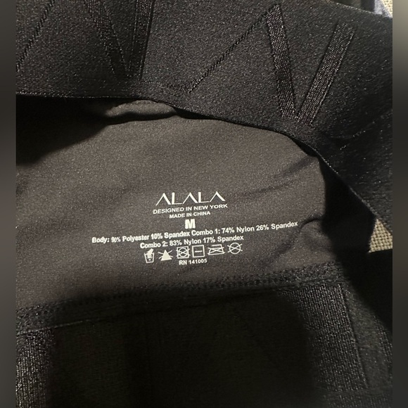 ALALA Velvet Sports Bra New - Picture 10 of 12